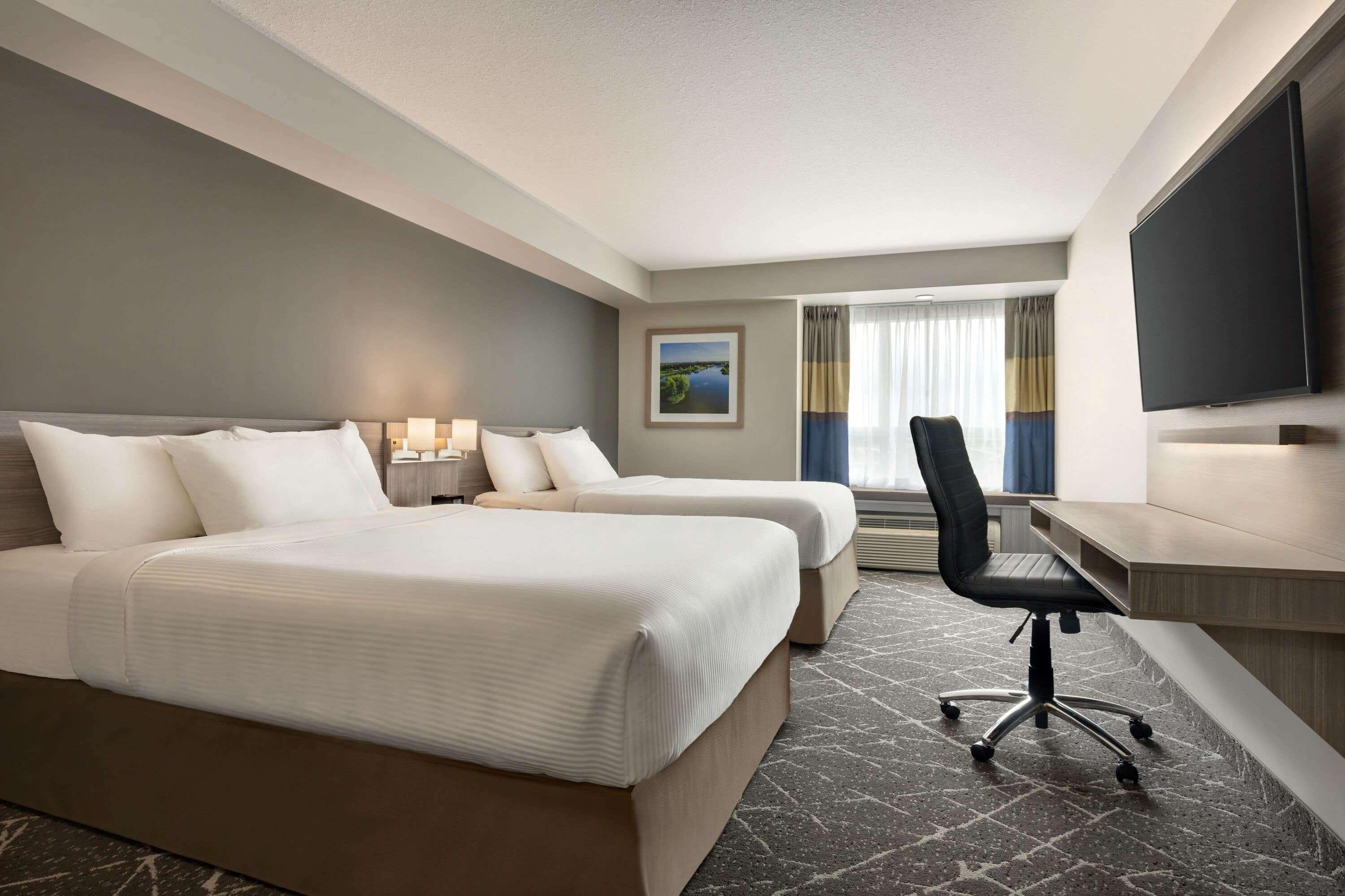 Microtel Inn & Suites By Wyndham Lloydminster Esterno foto
