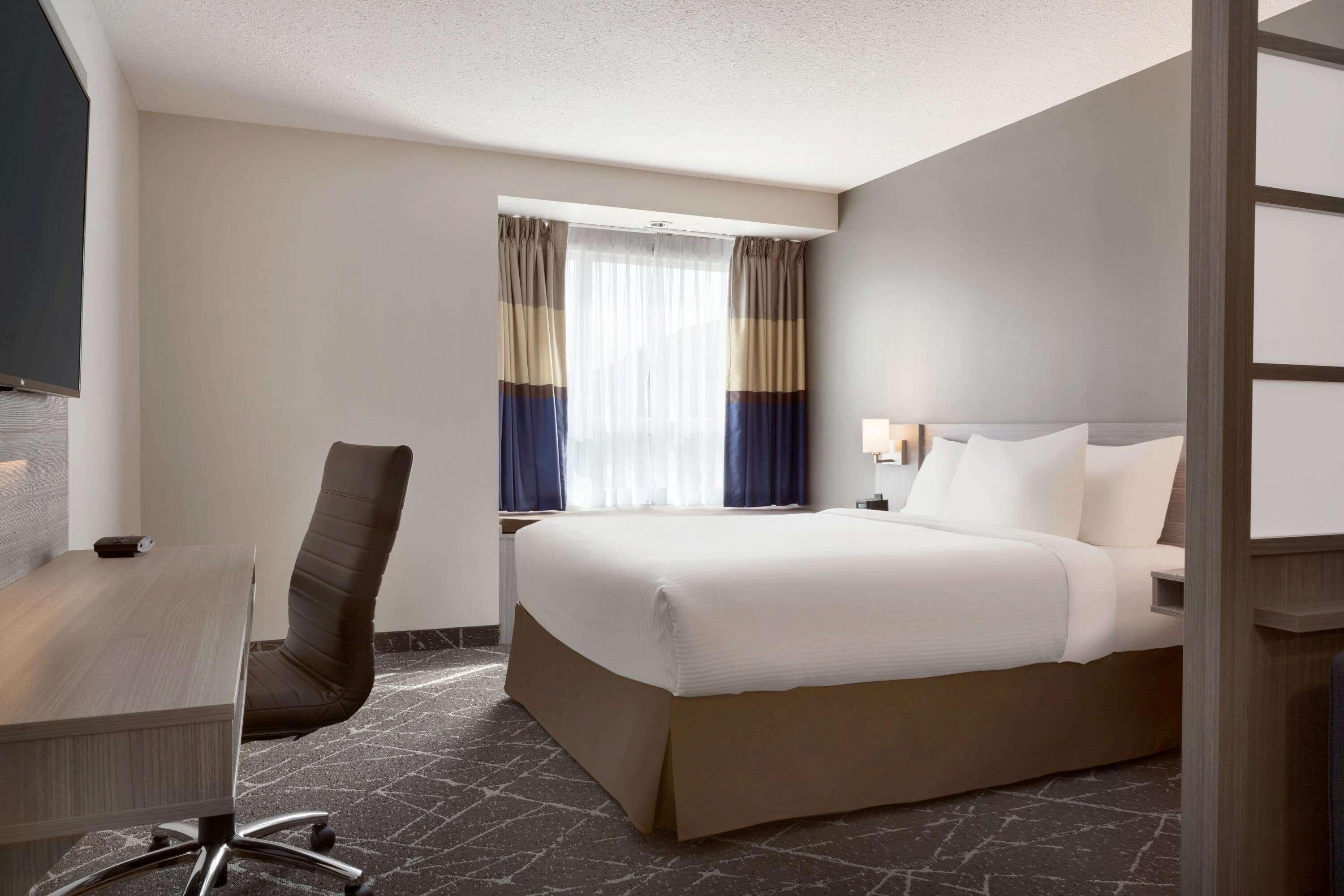 Microtel Inn & Suites By Wyndham Lloydminster Esterno foto