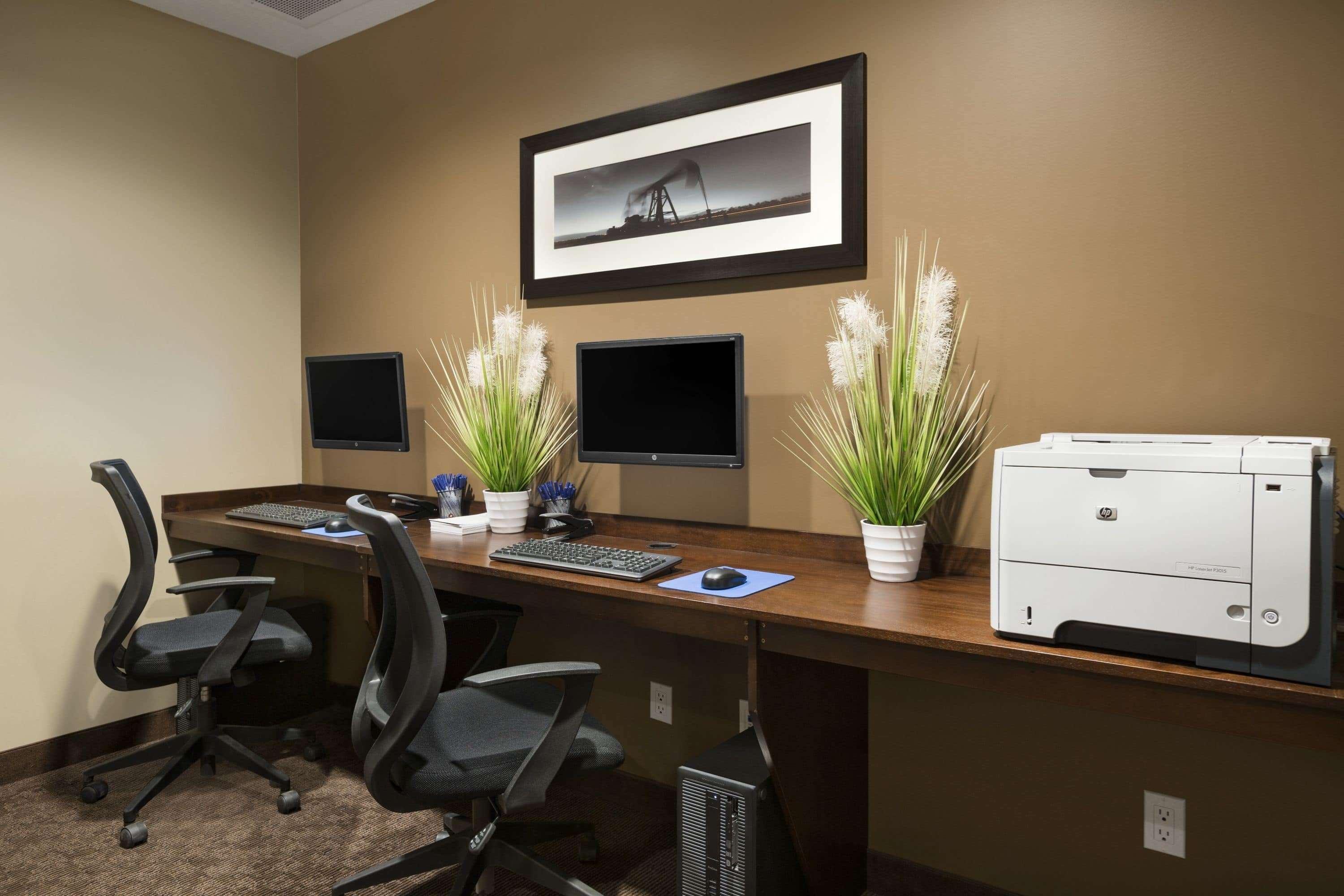 Microtel Inn & Suites By Wyndham Lloydminster Esterno foto
