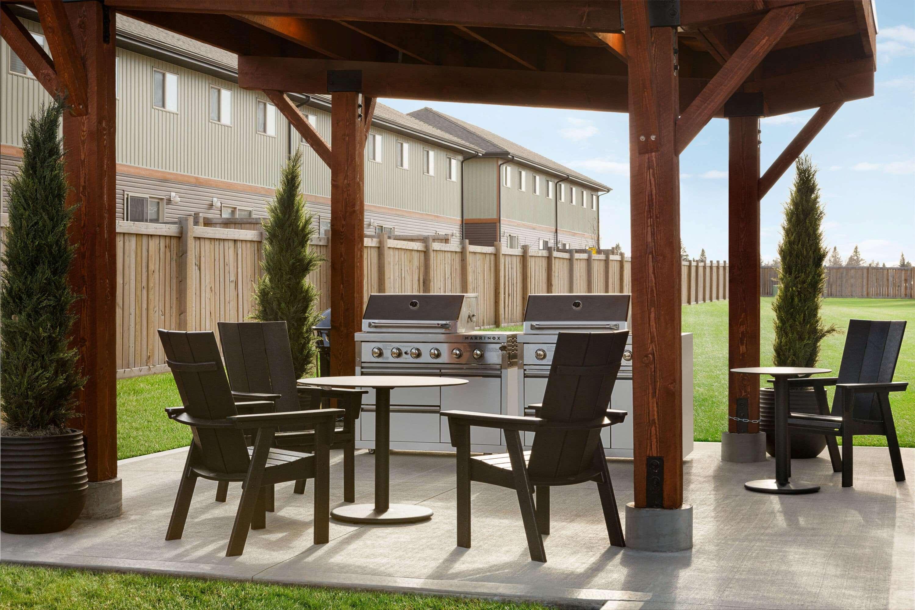 Microtel Inn & Suites By Wyndham Lloydminster Esterno foto